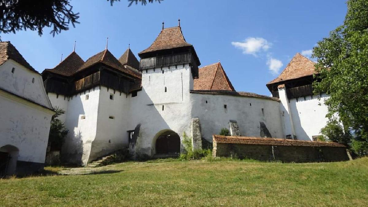 o agentie de turism readuce polonezii in romania