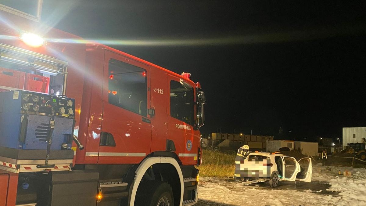 incendiu masina electrica aeroport cluj