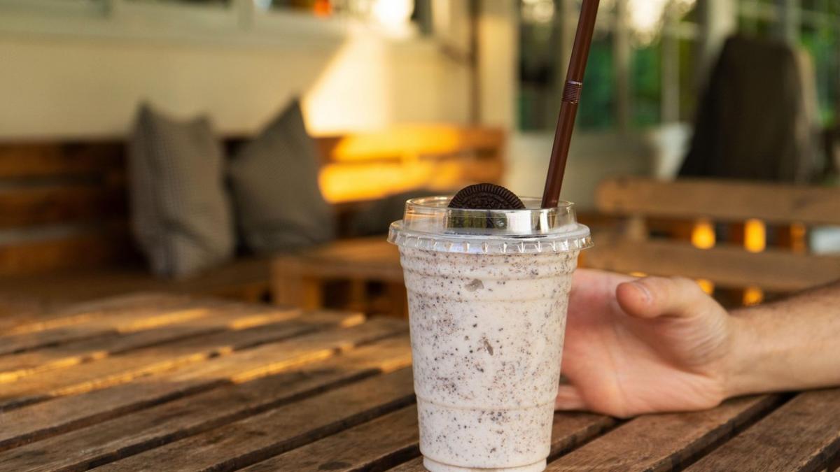 Bacterie periculoasă în aparatele de îngheţată. Trei oameni au murit după ce au băut milkshake-uri contaminate