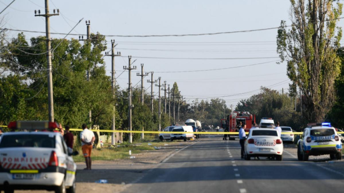 Explozia de la Crevedia. Localnicii fac acuzaţii: "Tot timpul răsturnau dintr-o cisternă în alta"