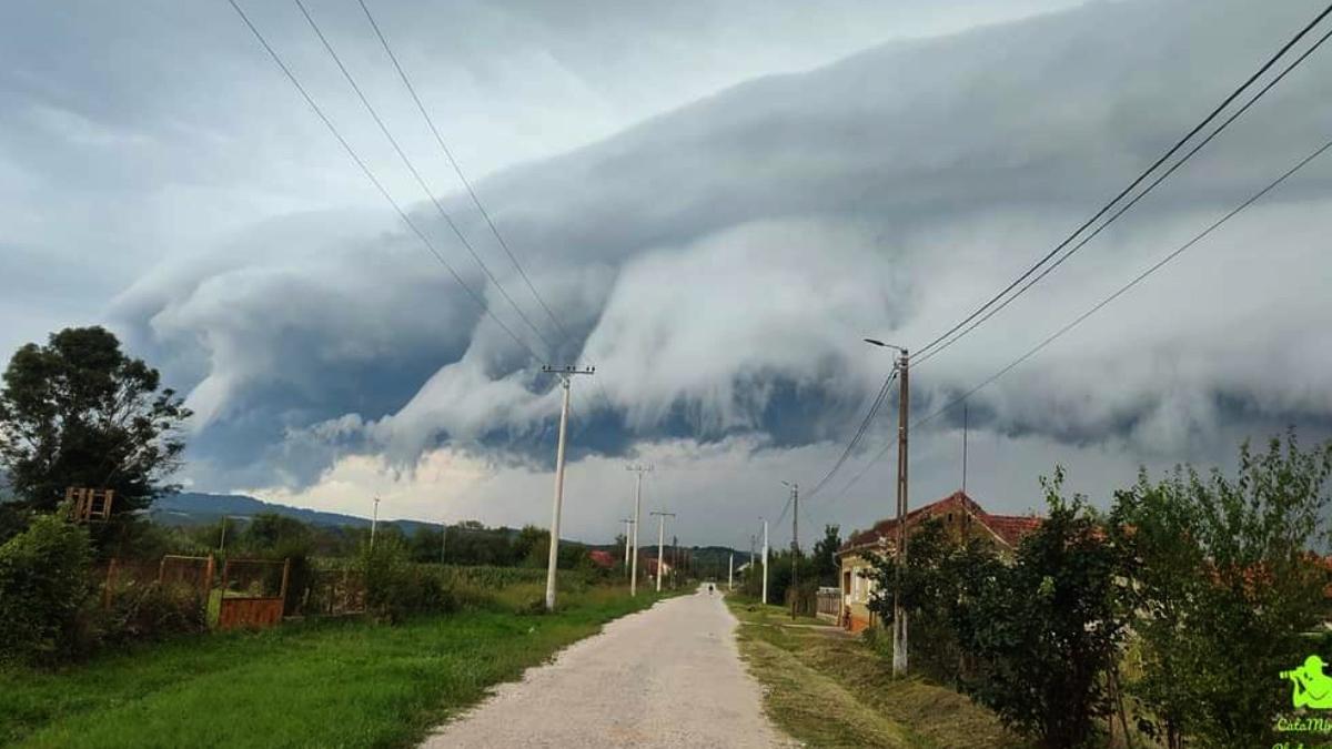 shelf clouds caras severin 29 august 2023