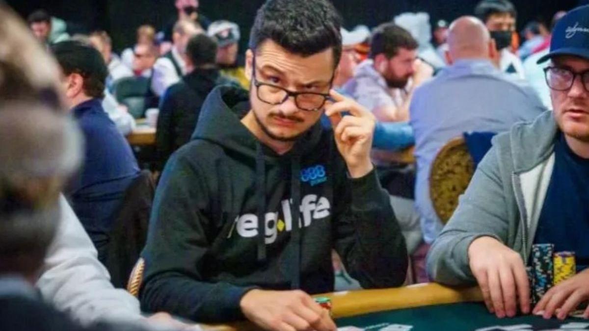 folosirea abilitatilor de observare pentru a ti imbunatati jocul de poker