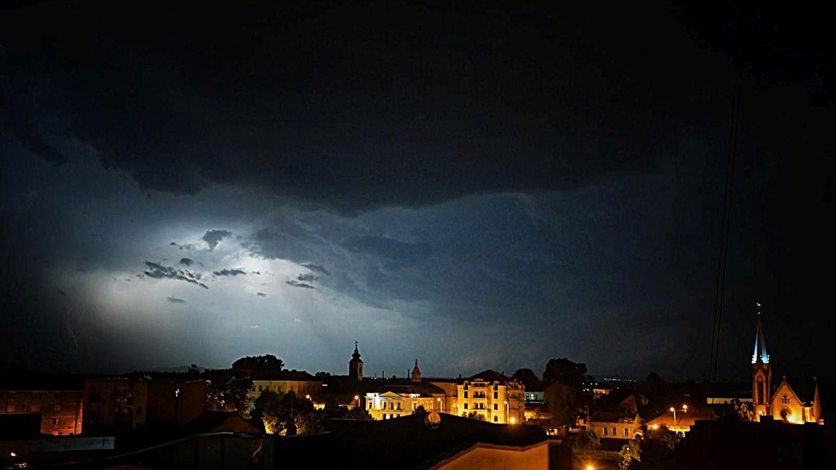 Mediafax foto / Gabriel Brezeanu / Hepta furtuna cod portocaliu