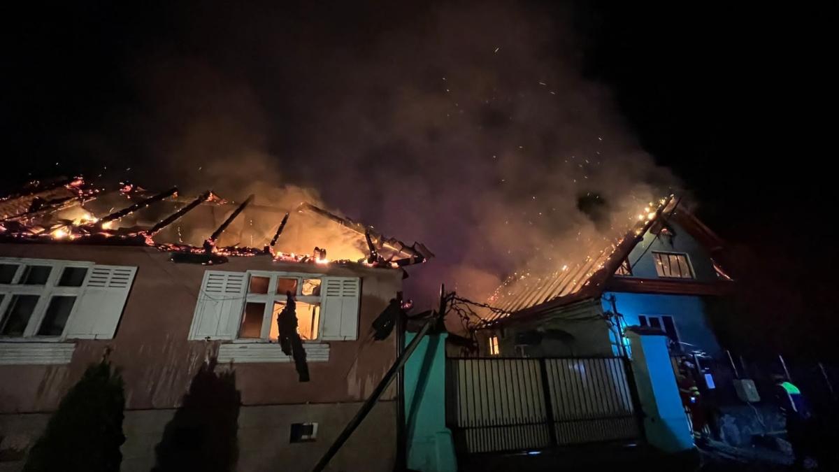 barbat mort casa foc incendiu boita