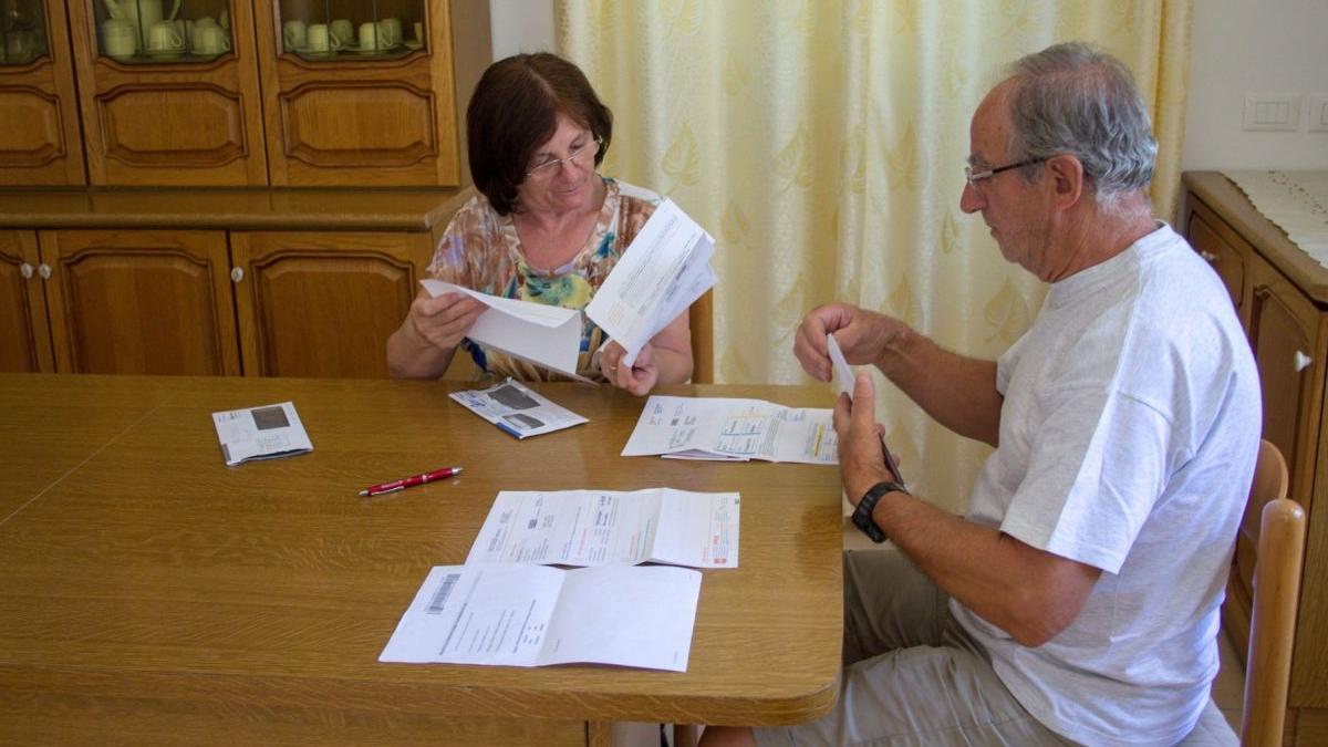 facturi bilete tratament pensionari profimedia images