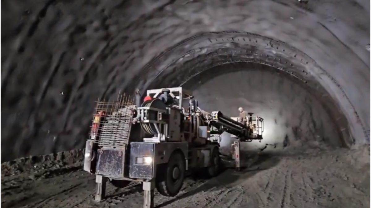 cnair austriecii lucreaza la tunel autostrada 