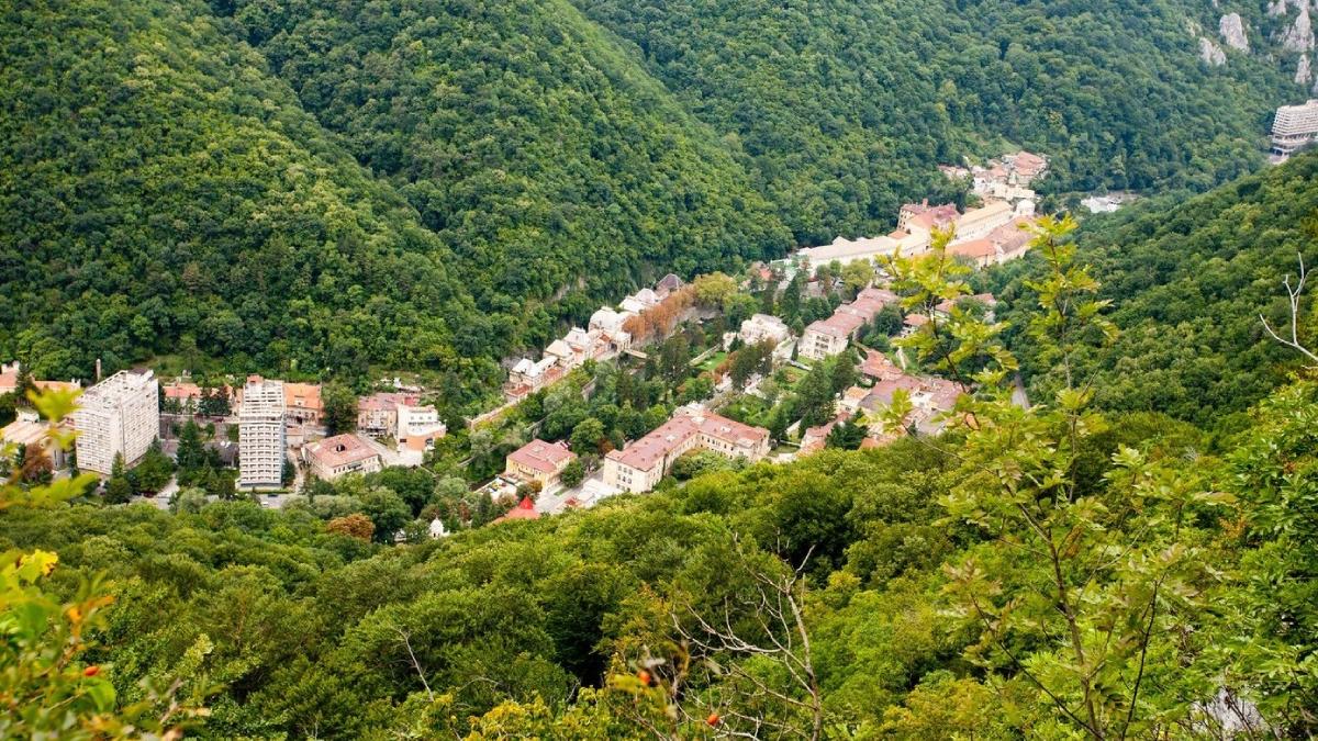 statiune turistica romania herculane