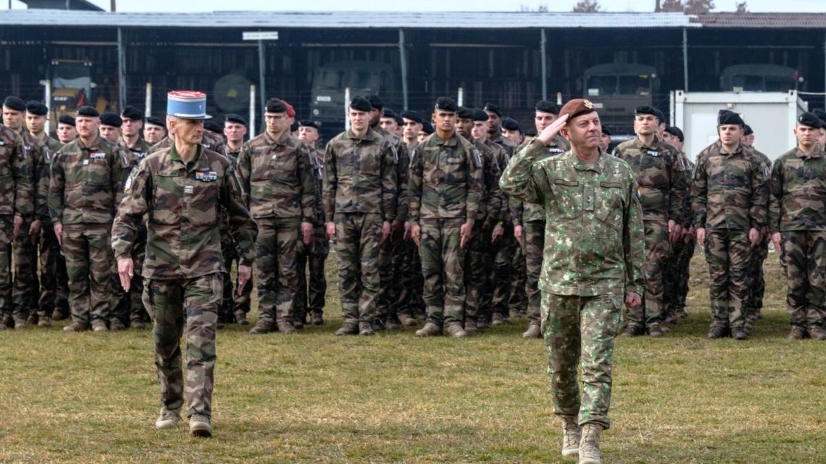 schimbare comanda grup de lupta nato romania