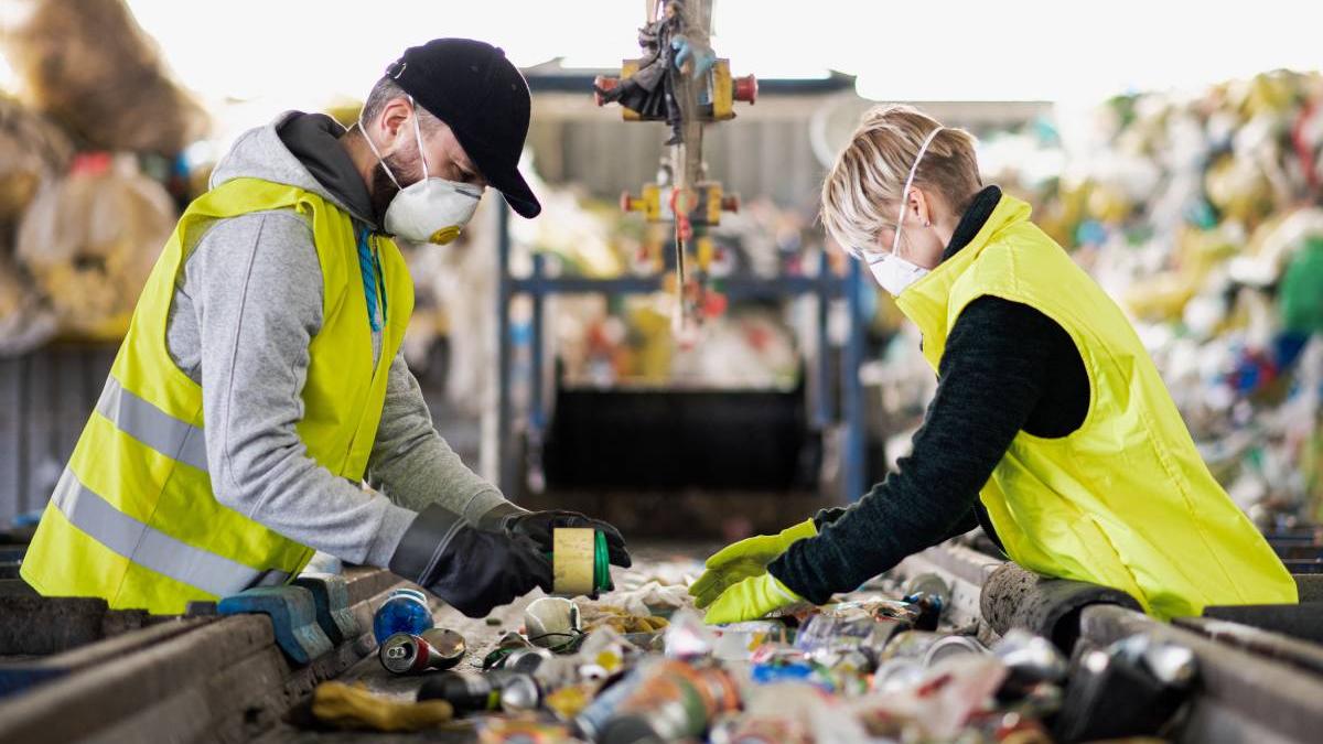 Mai multe fabrici de reciclare s-ar putea deschide în România. Mircea Fechet: "În curând deschidem apelul de proiecte pe PNRR"