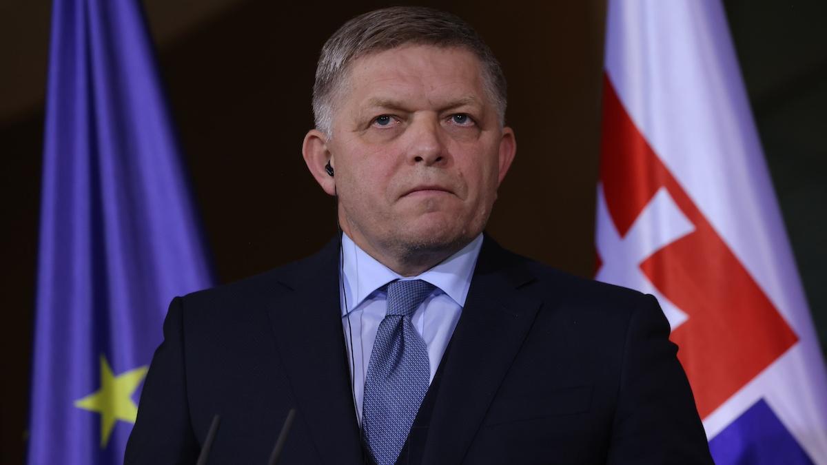 Premierul Slovaciei a fost împușcat | Robert Fico a ieşit din operaţie şi este stabil