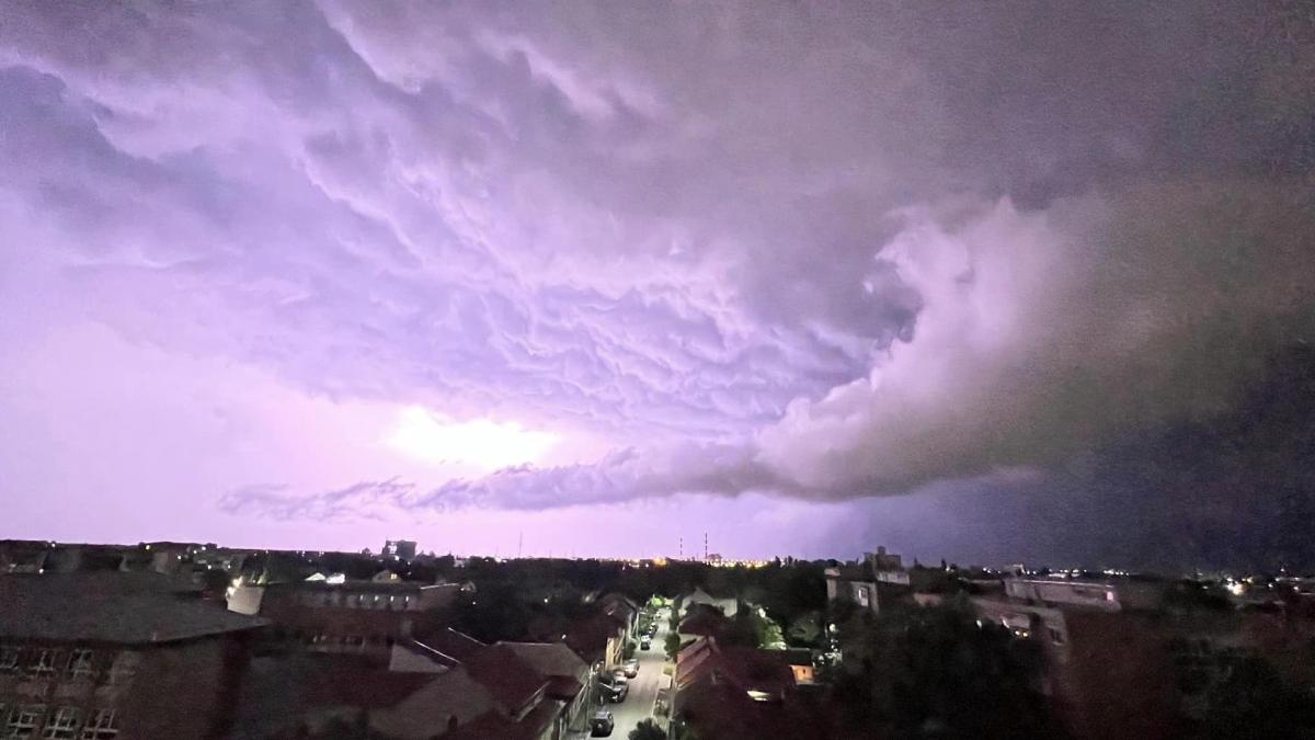 fenomen meteo cer arad furtuna 22 mai 2024