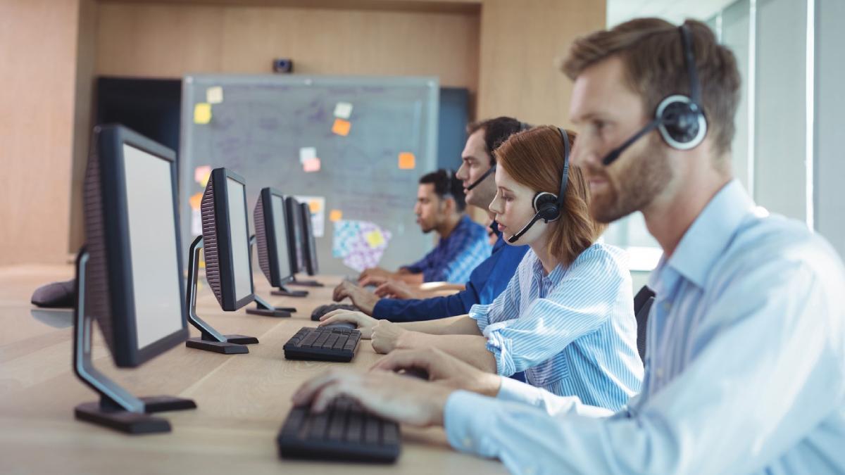 call center birou angajati munca lucru serviciu