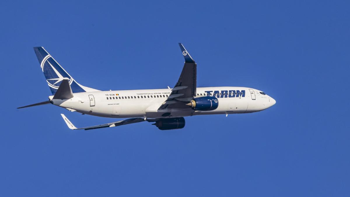 avion tarom zbor