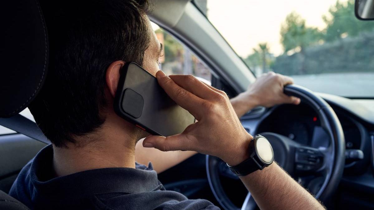 amenda soferi telefon volan getty images