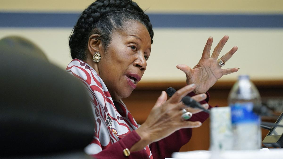 Sheila Jackson Lee sustine un discurs