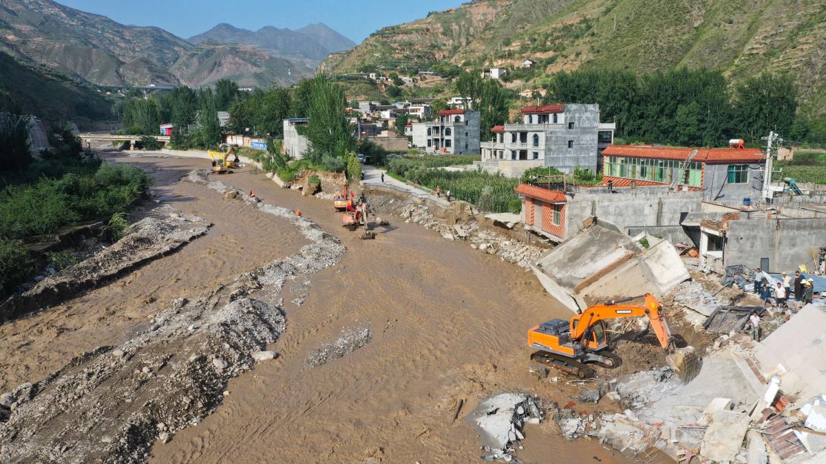 inundatii in china