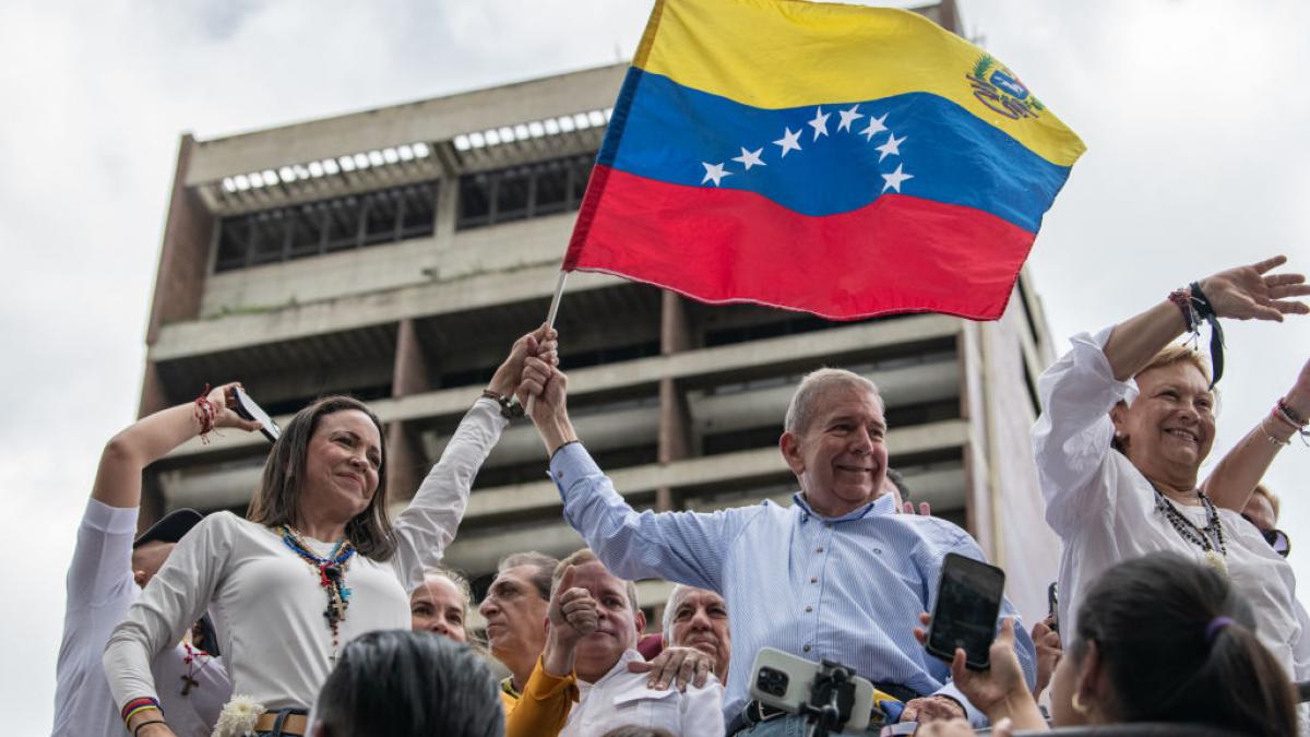 Edmundo Gonz?lez la un miting in venezuela