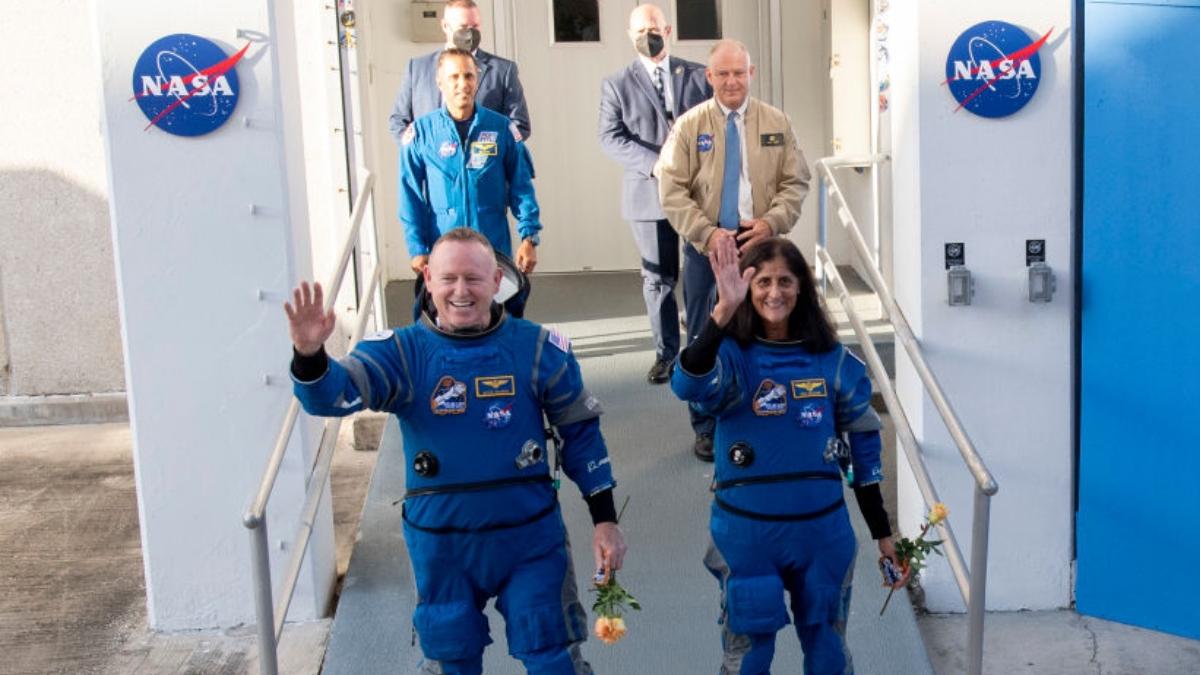 Cei doi astronauți de pe Boeing Starliner sunt blocați în spațiu de două luni. Întoarcerea lor pe Pământ a fost amânată din nou de NASA