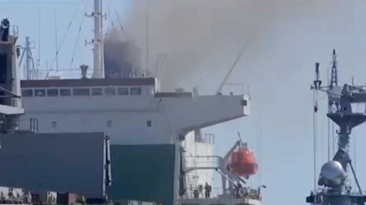 incendiu la nava in santierul naval midia