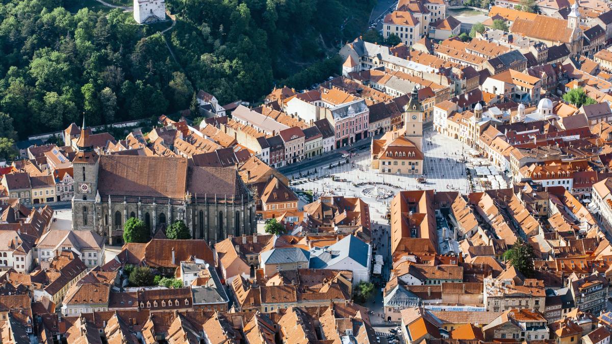 vedere de sus centru brasov