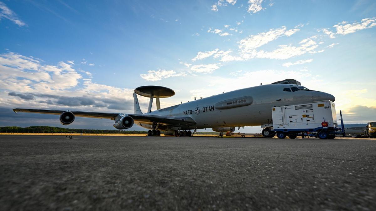 Suspiciuni de sabotaj la baza aeriană a NATO de la Geilenkirchen. Apa potabilă ar fi contaminată