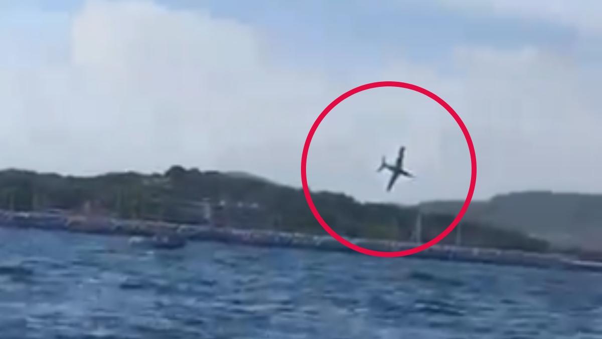 Un avion Fouga Magister s-a prăbuşit în mare în timpul unui spectacol aviatic din Franţa. Pilotul a murit