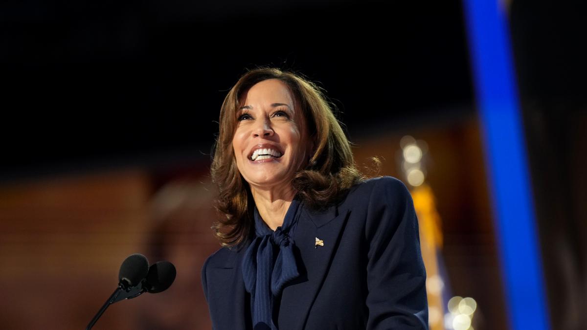 Kamala Harris zambeste larg