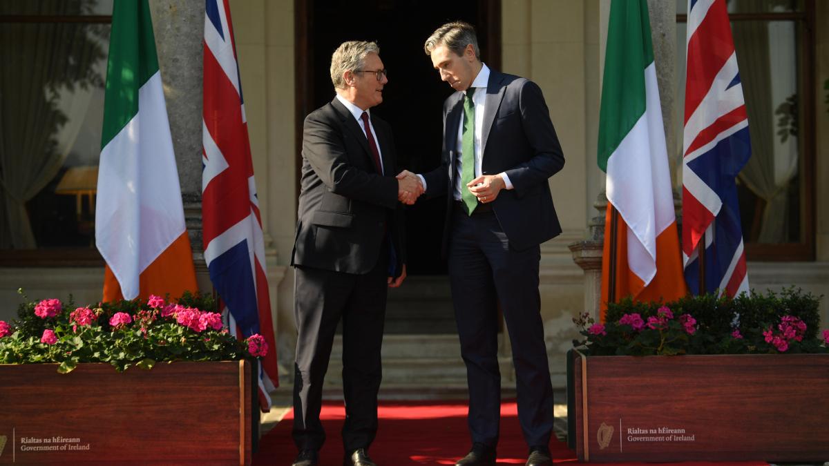 Premierul britanic Keir Starmer deschide „o nouă eră de cooperare și prietenie” cu Irlanda, în prima vizită oficială din ultimii 5 ani