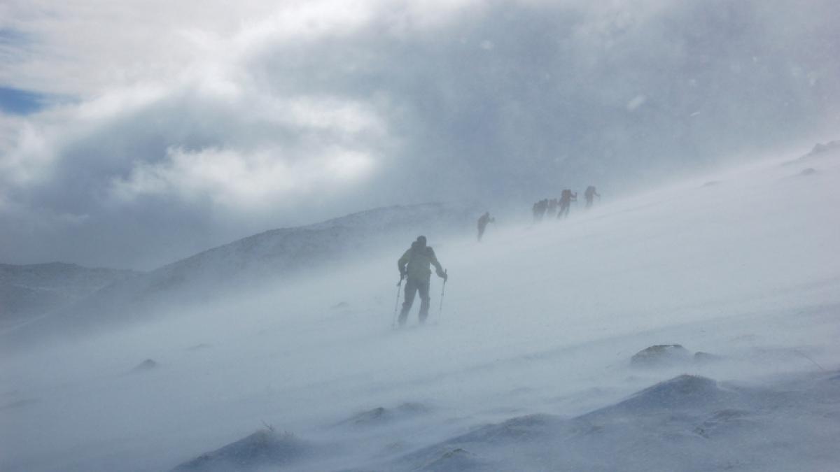 alpinisti pe munte