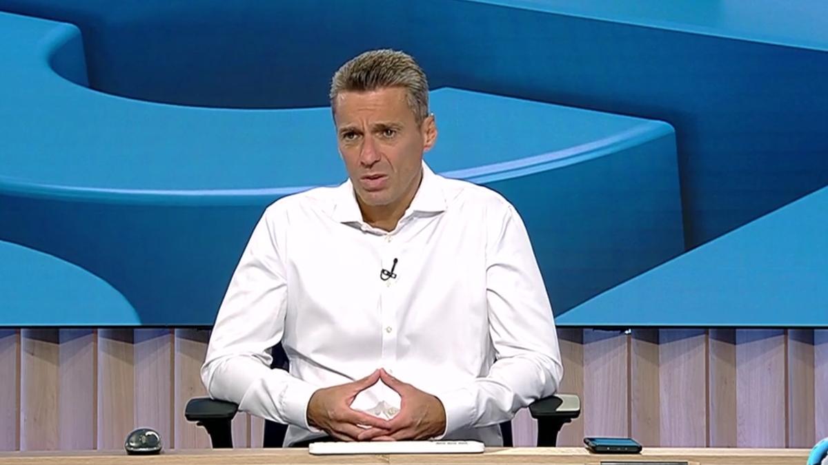 mircea badea realizatorul emisiunii ?n gura presei de la Antena 3 CNN 