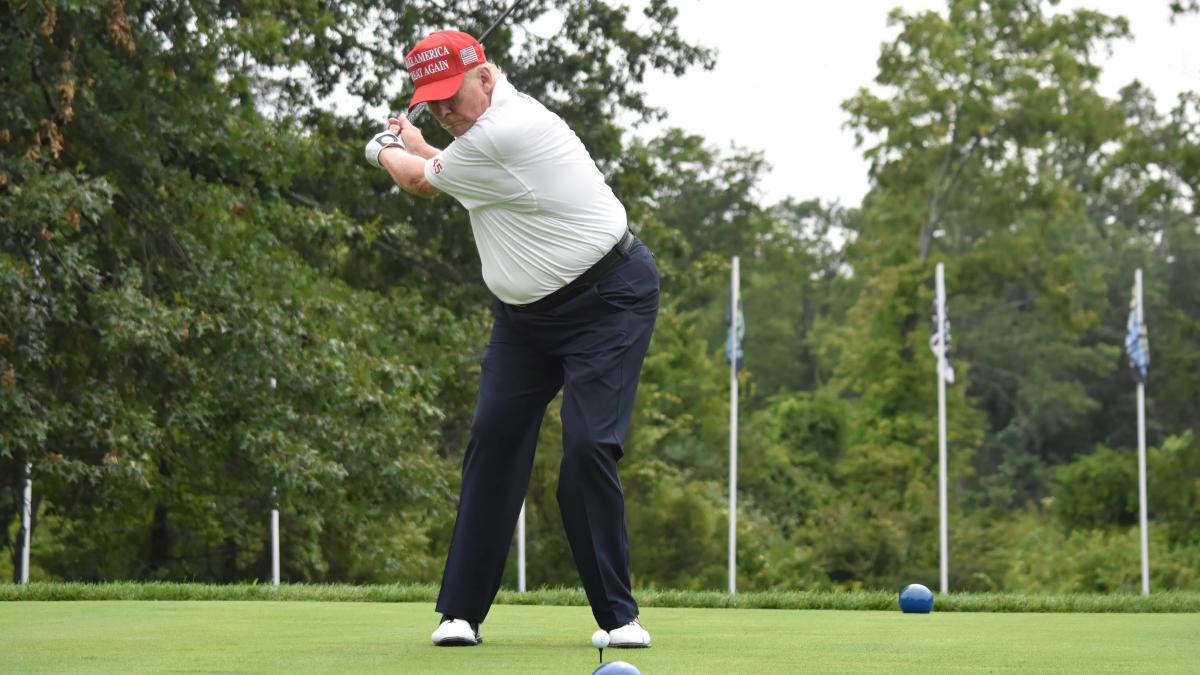 Împușcături în apropierea lui Trump, în timp ce juca golf la clubul său din Palm Beach. Echipa de campanie: „Este în siguranță”