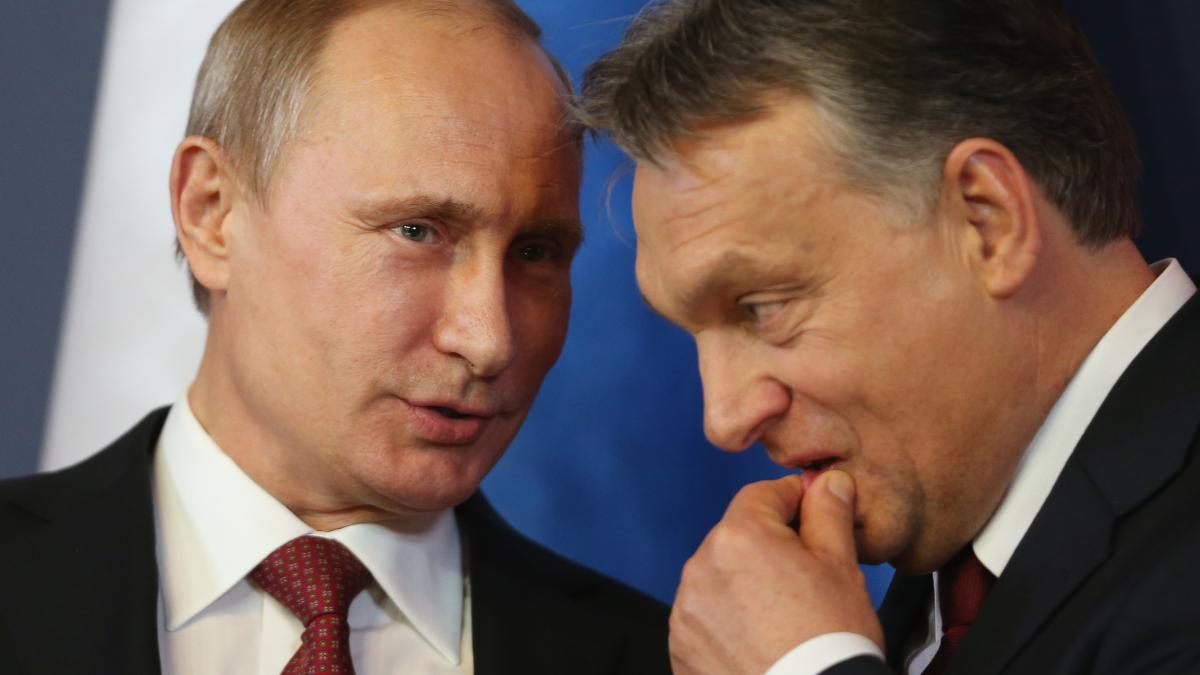 Putin ii sopteste lui Orban care se freaca la gura