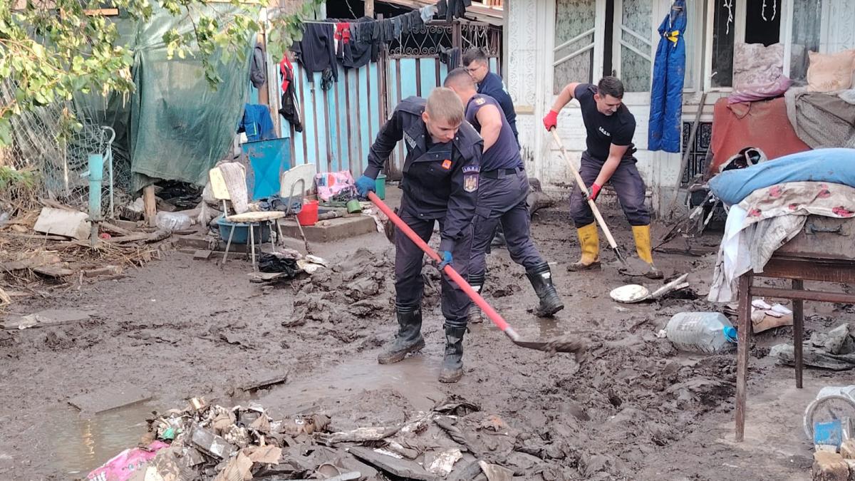 inundatii pompieri