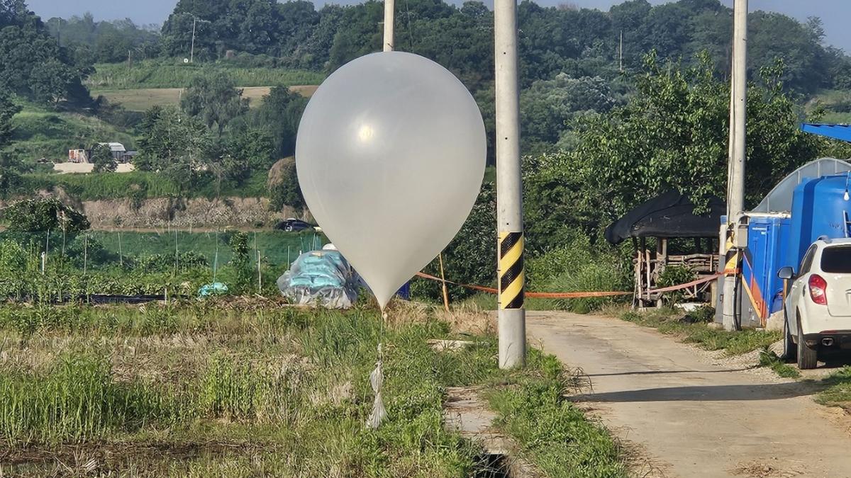 balon cu gunoi din coreea de nord