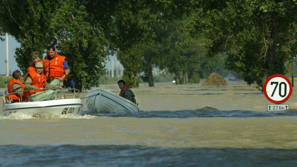 România se pregătește de o nouă furtună de cod roșu. Autostrada Soarelui ar putea să fie inundată de Dunăre