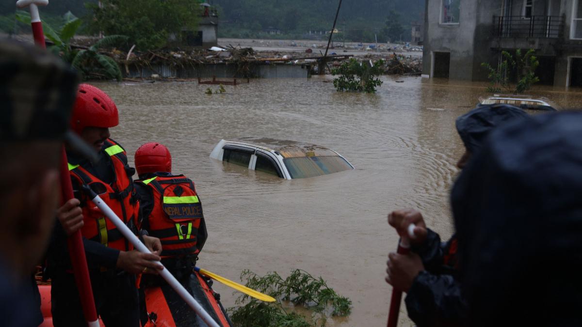 inundatii in nepal