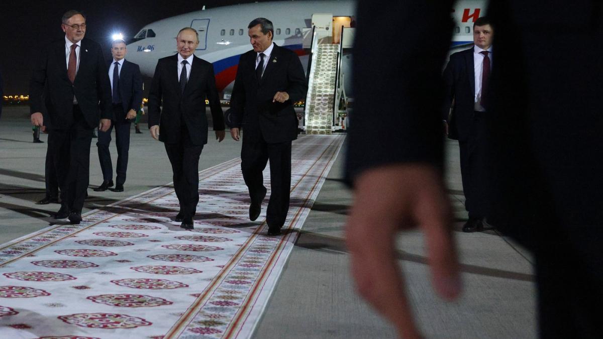  putin in tulkmenistan