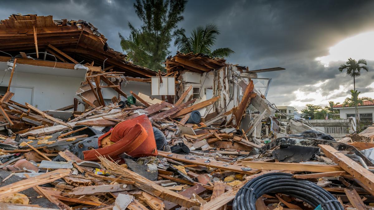 casa distrusa de tornada