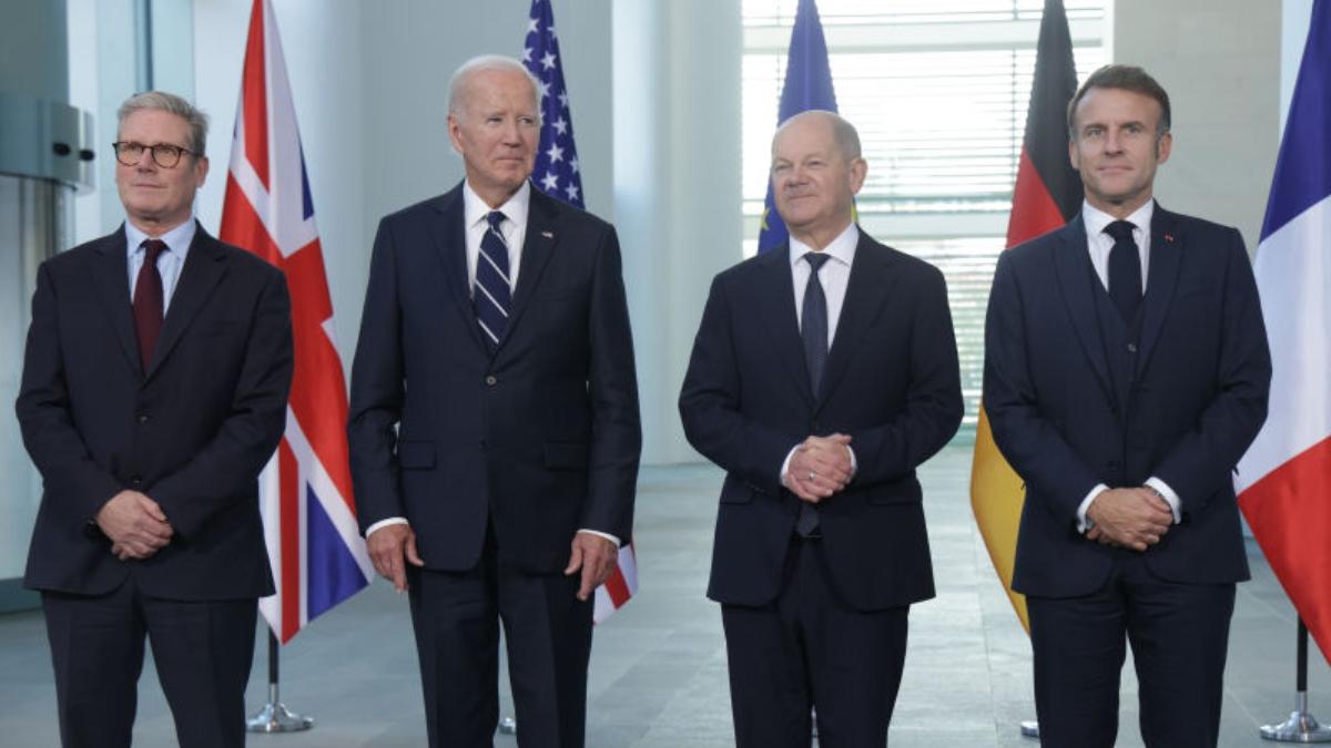 Joe Biden, Emmanuel Macron, Olaf Schoz şi Keir Starmer la Berlin