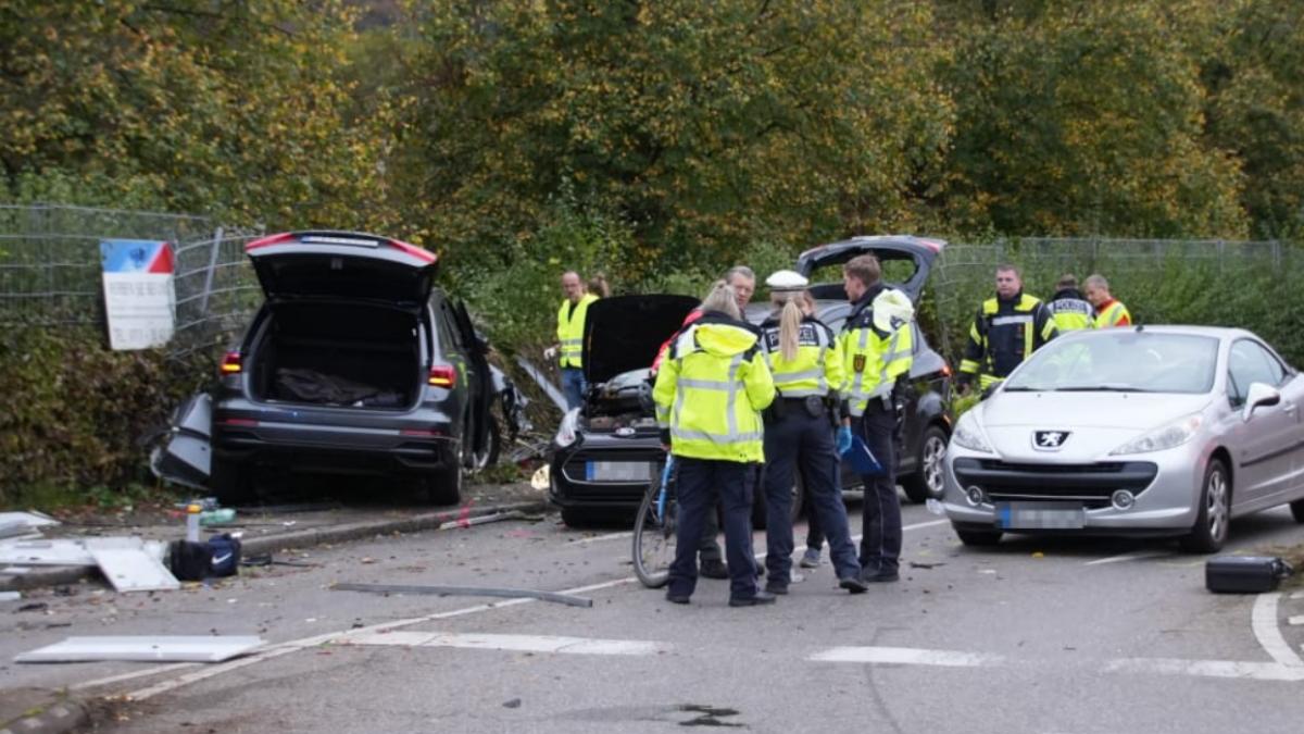 locul unui accident auto si politisti, in germania