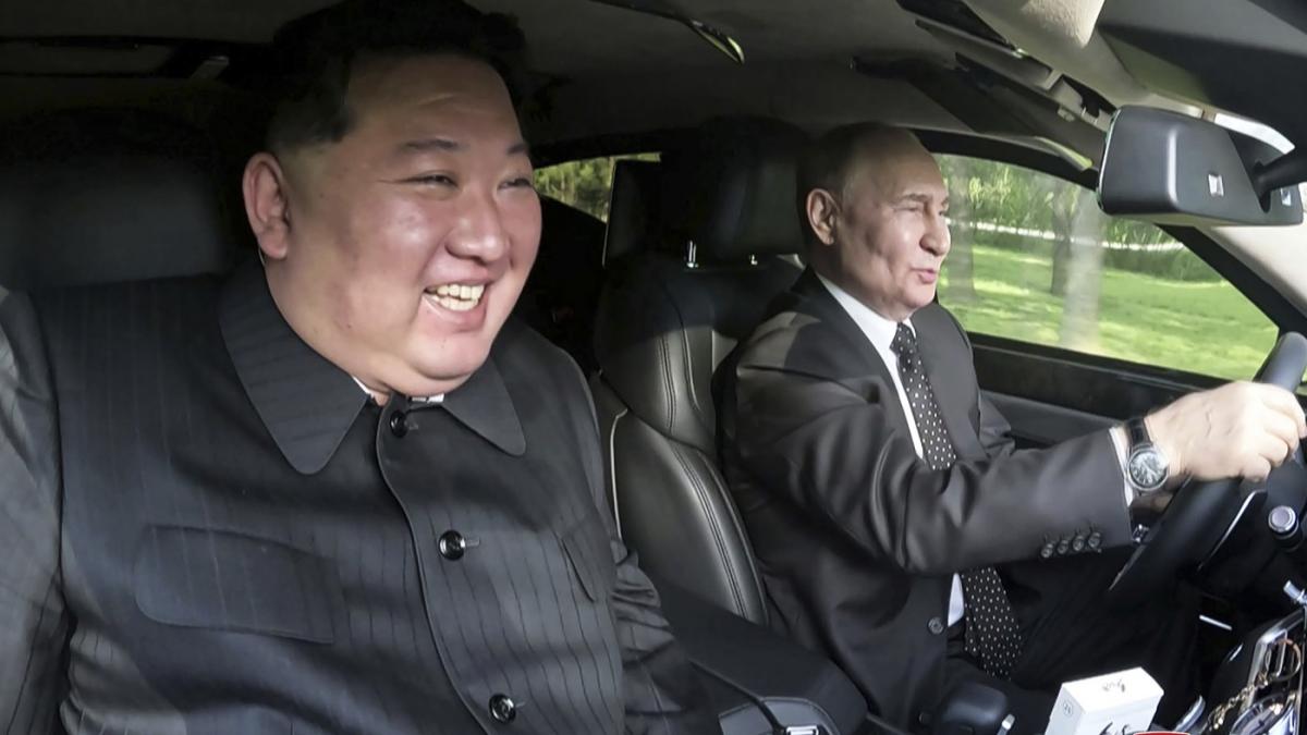 kim jong un si vladimir putin in masina