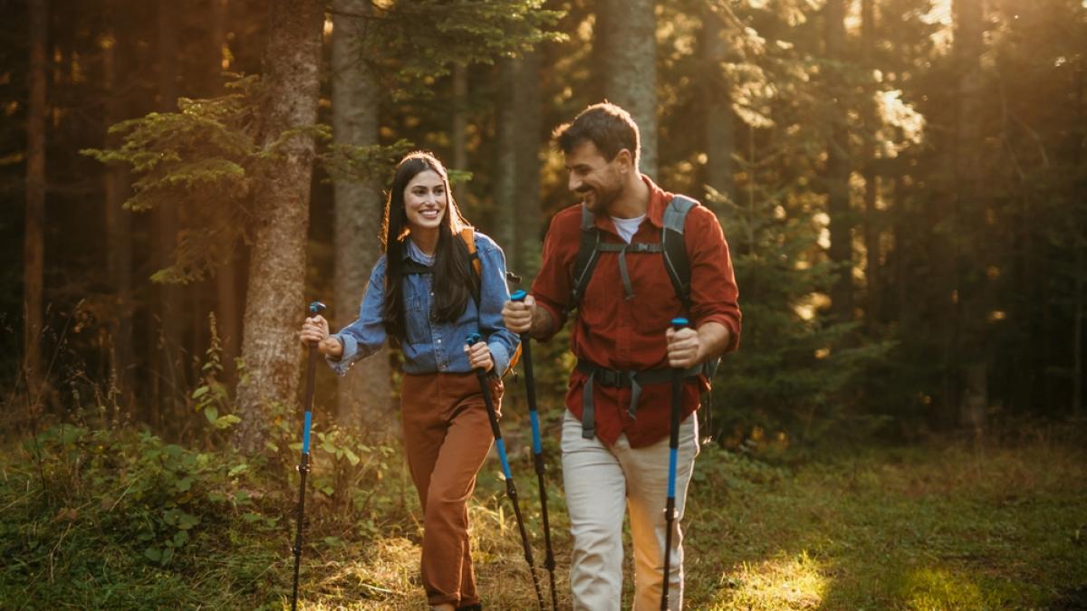 Sfârșitul verii nu trebuie să fie neapărat asociat cu o „hibernare”. Deși nu putem opri schimbarea anotimpurilor, putem să ne bucurăm de toamnă, prin alegeri bune pentru sănătatea noastră și pentru stilul nostru de viață. 