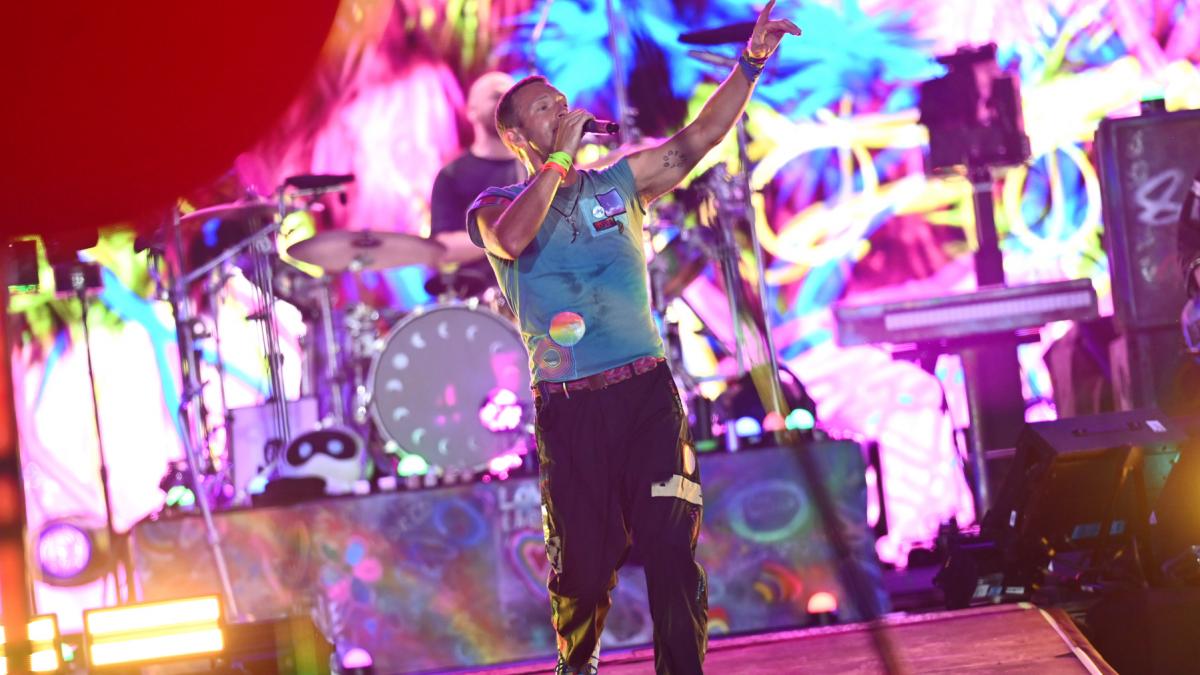 chris martin coldplay concert muzica