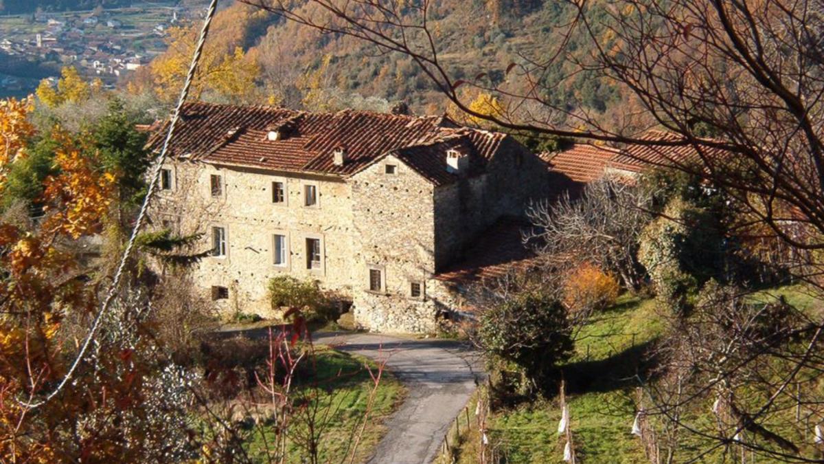 sat vanzare lunigiana toscana italia