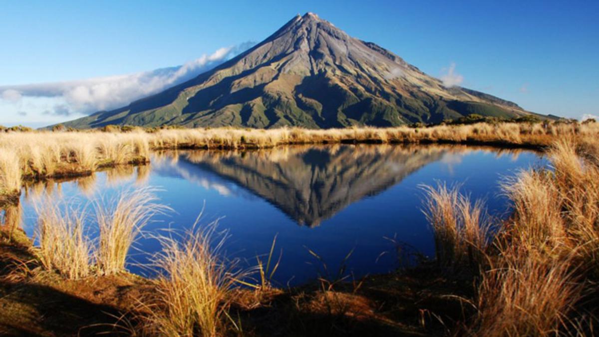 muntele taranaki vulcan sacru noua zeelanda