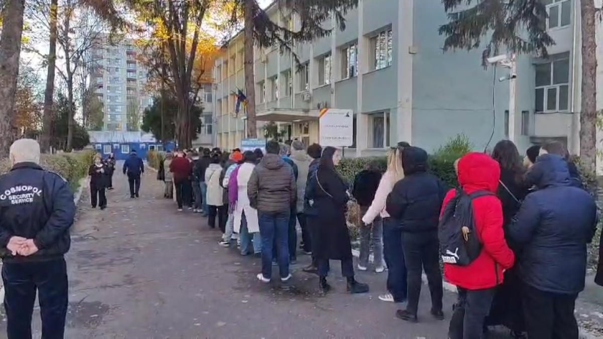 coada la sectie de vot la alegerile prezidentiale