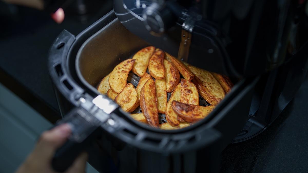 air fryer cartofi prajiti