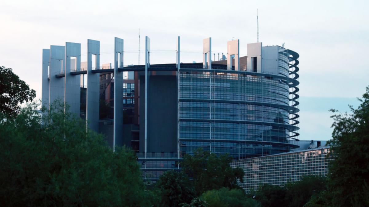 cladire parlamentul european strasbourg