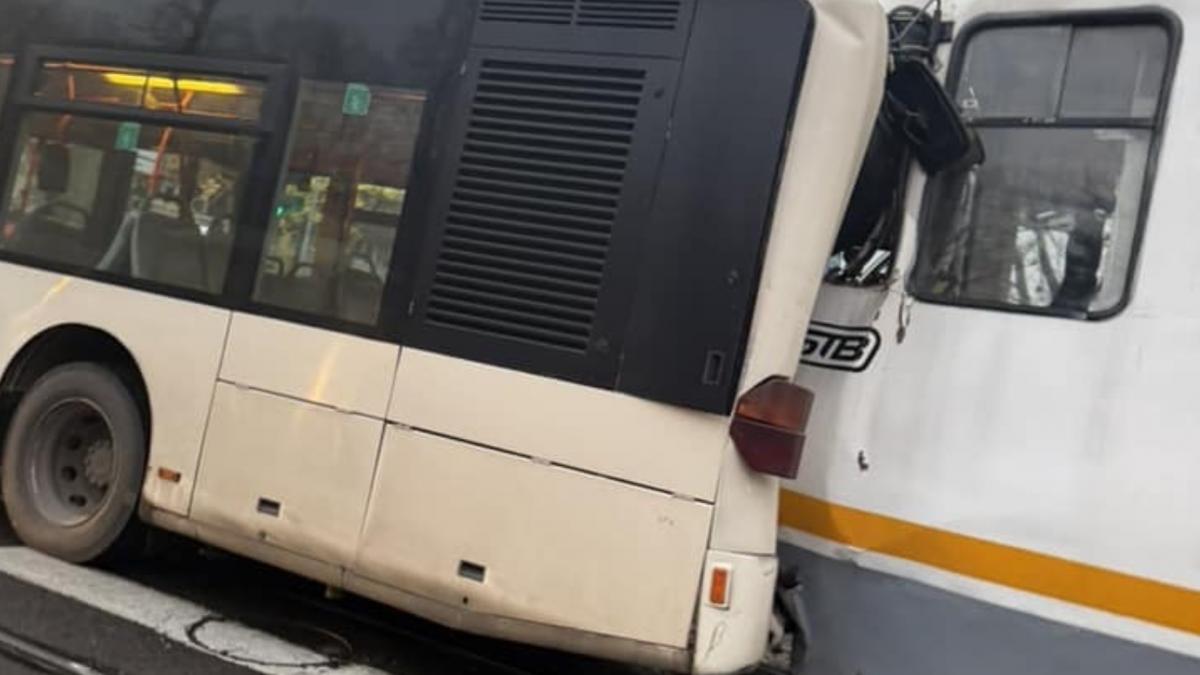 accident tramvai autobuz stb bucuresti