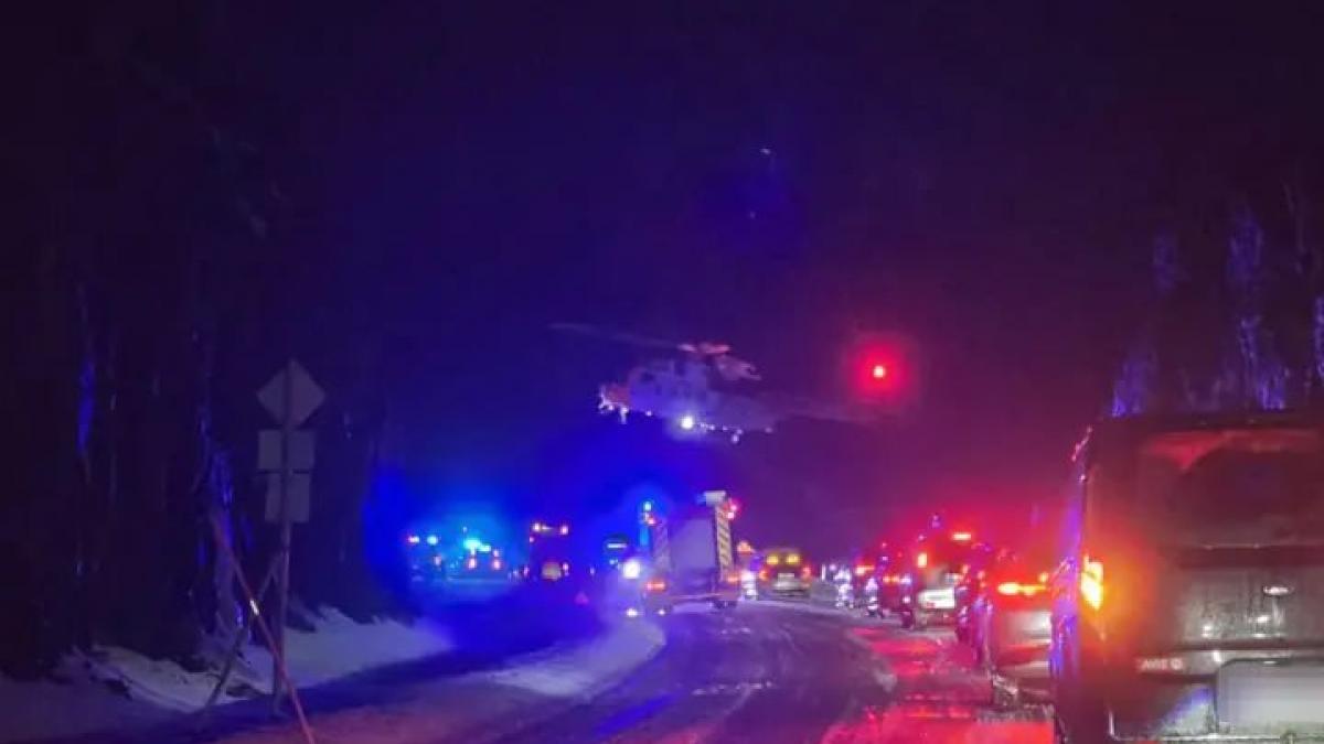 elicopter, ambulante, politie la locul unui accident in norvegia